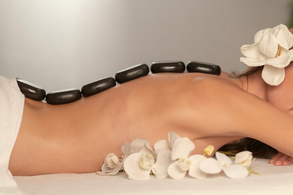 découvrez tous les bienfaits du massage pour la santé et le bien-être avec notre guide complet.