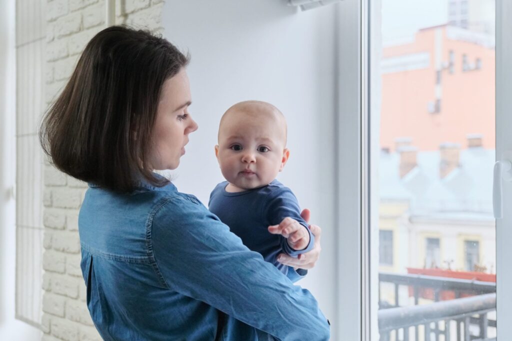 Visite des 9 mois : à quoi vous attendre durant ce contrôle clé de bébé ?